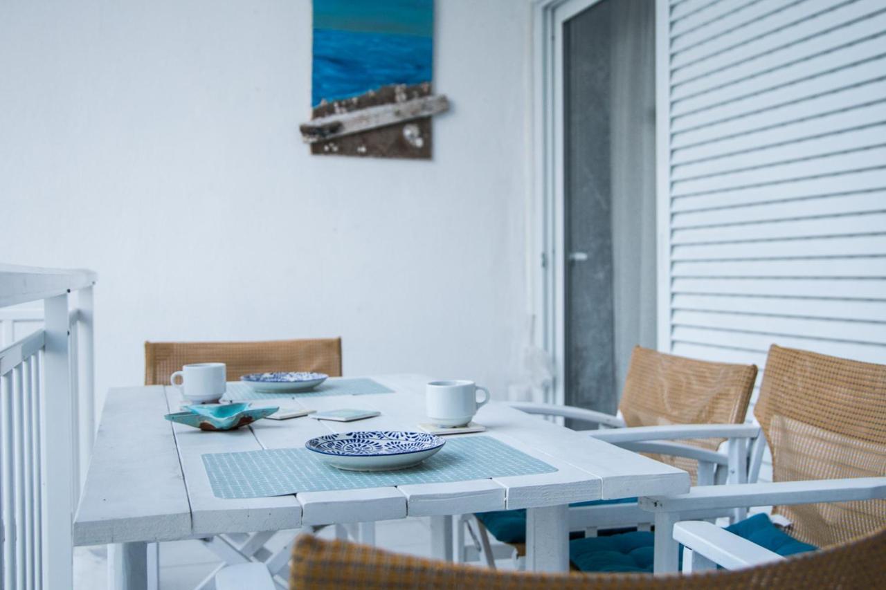 Grey Theros Apartments Paralia Dionysiou Ngoại thất bức ảnh