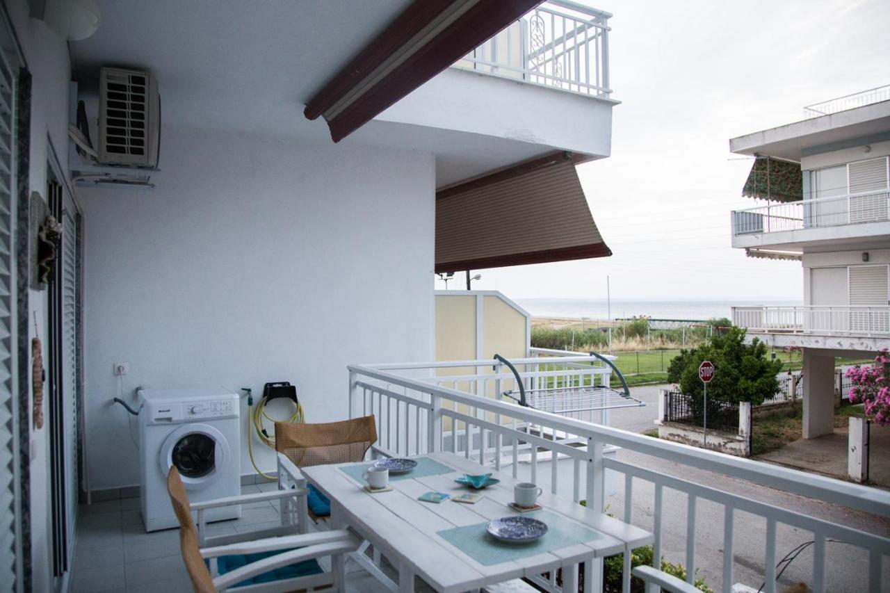 Grey Theros Apartments Paralia Dionysiou Ngoại thất bức ảnh