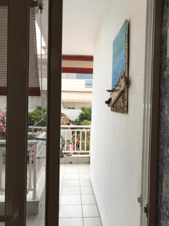 Grey Theros Apartments Paralia Dionysiou Ngoại thất bức ảnh