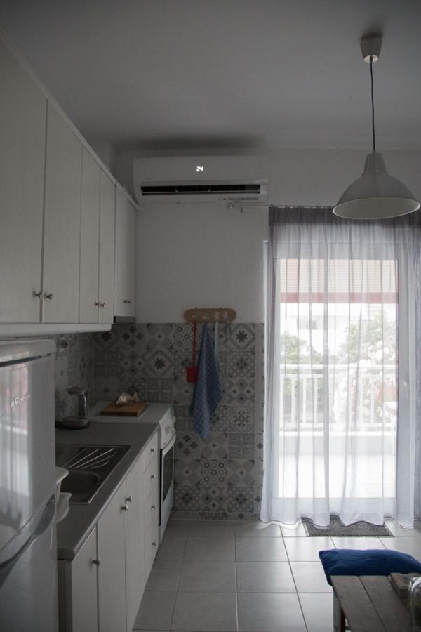 Grey Theros Apartments Paralia Dionysiou Ngoại thất bức ảnh