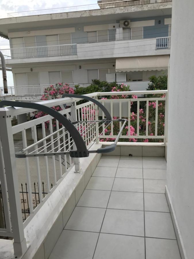 Grey Theros Apartments Paralia Dionysiou Ngoại thất bức ảnh